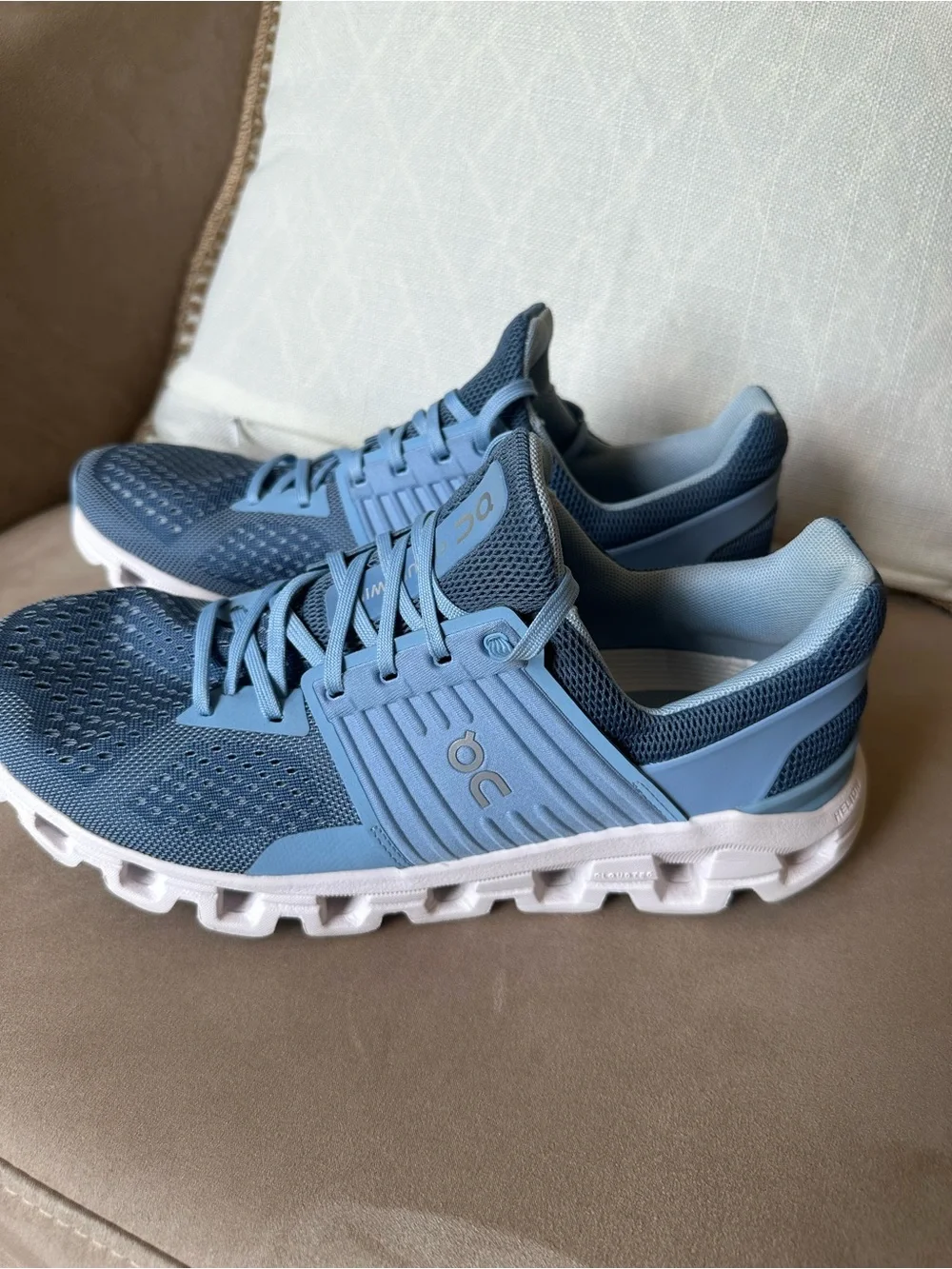On Cloud women’s cloudswift Running Shoe in Light Blue size 10